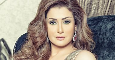 غادة عبد الرازق تجسد "مضيفة طيران" فى مسلسلها الجديد "أرض جو"