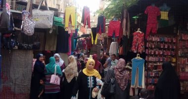 بالصور.. مدراس شارع "أنفرست" ببولاق الدكرور محاصرة بأسلاك كهرباء عارية