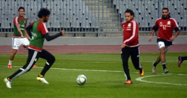 طبيب المنتخب يحذر اللاعبين من "الأسماك واللبن" قبل مواجهة الكونغو