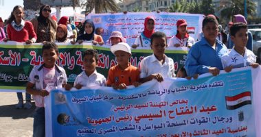 بالصور.. مسيرة على كورنيش الإسكندرية احتفالا بذكرى أكتوبر