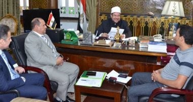 تسوية خلافات الأوقاف والصحفيين ومنح ملاك الوحدات السكنية بالتجمع فترة سماح 