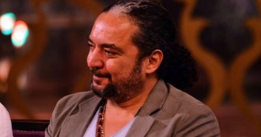 المخرج نادر جلال يعقد جلسات عمل لتحضيرات "خط النار" مع أحمد السقا