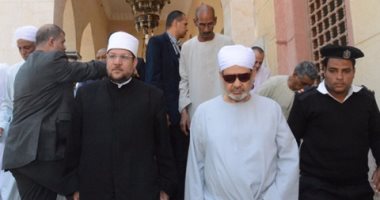 وزير الأوقاف يهنئ شيخ الأزهر لاختياره أكثر الشخصيات الإسلامية تأثيرًا