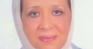 يمنى الخولى تحصد جائزة جامعة القاهرة فى العلوم الإنسانية