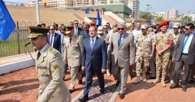 بالصور.. محافظ البحيرة ومدير الأمن يهنئان قائد الفرقة 10 بذكرى أكتوبر