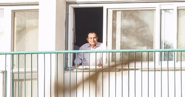 "أنا آسف يا ريس" تطرح استطلاع رأى حول استمرار وضع مبارك رهن الإقامة 