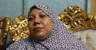 بالصور.. مأساة أم تطالب بتوفير مكان لابنتها الكفيفة بمدرسة بالقليوبية