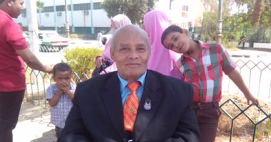 بالصور.. المحارب عمر صيد من الوادى الجديد: مصر آمنة مادامت فينا روح أكتوبر