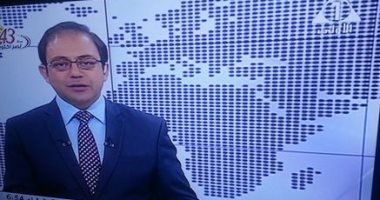 ظهور مذيع "إشادة مبارك" فى نشرة الواحدة فجرا ينفى وقفه عن العمل