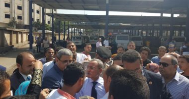 جولة لمحافظ القليوبية لمتابعة باكيات الباعة الجائلين بشبرا الخيمة