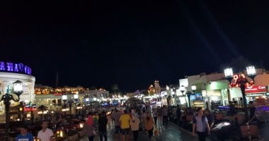بالصور .. خليج نعمة يشهد انتعاشة سياحية تزامنا مع احتفالات أكتوبر