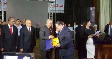 بالصور.. "القبائل العربية" و"من أجل مصر" يكرما أبطال أكتوبر بحضور محافظ الشرقية