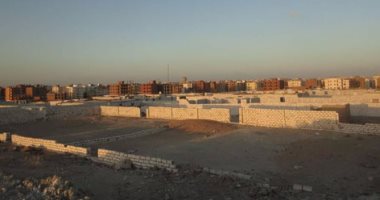 بالصور.. تعدٍ صارخ على أراضى الدولة بشارع الكهف فى الغردقة