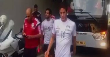 الإجهاد يسيطر على بعثة المنتخب بعد تأخر الطائرة بسبب البنزين