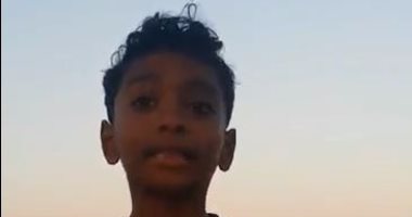 بالفيديو .. طفل من البحر الأحمر يُلقى "أيوه بغير" لهشام الجخ