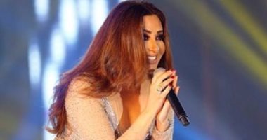 بالصور ... هانى البحيرى وراء اللوك الجديد لـ"لطيفة" فى احتفالات النصر