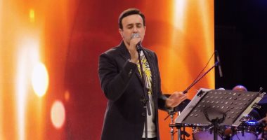 بالفيديو والصور.. صابر الرباعى ينهى حفل انتصارات أكتوبر بأغنية "بحلف بسماها وبترابها"