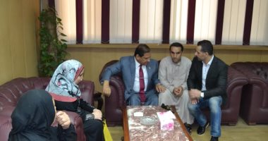 محافظ الغربية يوفر فرصتى عمل بالقطاع الخاص لـ2 من أبناء المحافظة
