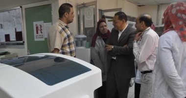 رئيس جامعة قناة السويس فى جولة تفقدية بالمستشفى الجامعى
