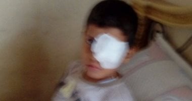ولى أمر يتهم طالب بفقع عين نجله بقلم جاف فى مدرسة ابتدائى بدمياط