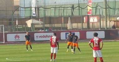 الأهلي يجهز أكرم توفيق للجبهة اليمنى أمام الداخلية