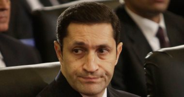 علاء مبارك ووزراء وإعلاميون يتوافدون على عزاء والد أحمد موسى