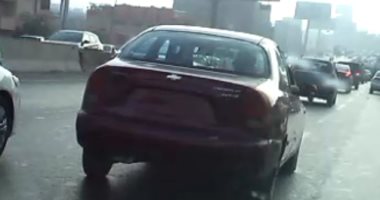 بالفيديو.. قارئ يرصد سيارة بدون لوحات معدنية على الطريق الدائرى فى المنيب