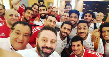 حازم إمام يزور تدريب المنتخب الأخير قبل السفر للجابون