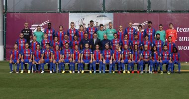 بالفيديو.. صور تذكارية لنجوم برشلونة مع فريق السيدات