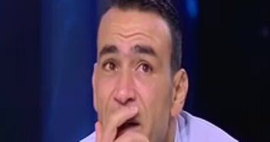 عصام الحضرى يبكى على الهواء: "نفسى أشارك فى كأس العالم"