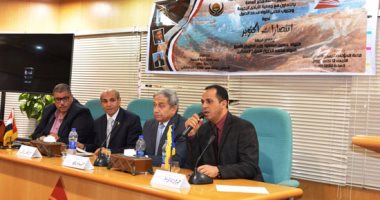 رئيس جامعة دمنهور يشارك فى حفل تكريم أبطال أكتوبر بمكتبة دمنهور