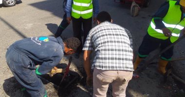محافظ القاهرة يطالب رؤساء الأحياء بمتابعة عمل تطهير بالوعات الأمطار