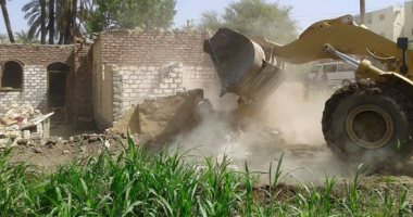 إزالة تعديات على أراضي زراعية بقرية متبول فى كفر الشيخ