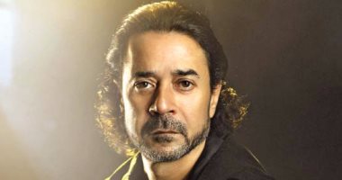 مدحت صالح يغنى تتر مسلسل "إزى الصحة" بعد اعتذار "بلاك تيما"