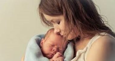 ما تزعليش ..4 أطعمة هيرجعوا لشعرك طوله بعد الولادة