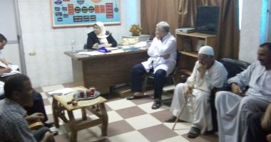 وكيل وزارة الصحة تجتمع بأمناء مستشفى الشهداء