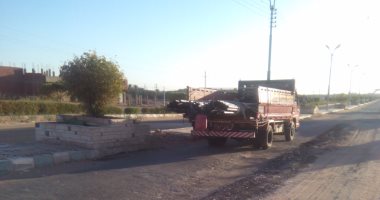 بالصور.. شكوى مواطنى الداخلة بالوادى الجديد من شاحنات النقل الثقيل