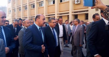 وصول وزيرى التعليم العالى والتنمية المحلية جامعة الفيوم لافتتاح منشآت جديدة
