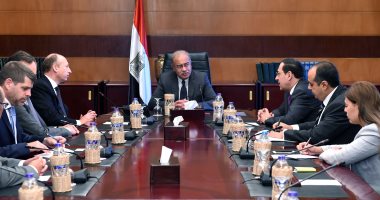 رئيس الوزراء لمسئولى "توتال": حريصون على تقديم التيسيرات لجذب الاستثمارات