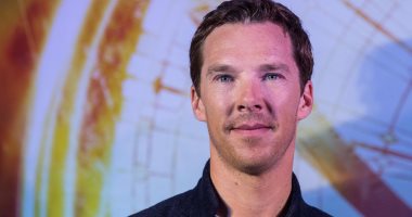 بالصور.. بيندكت كامبرباتش يروج لفيلم Doctor Strange
