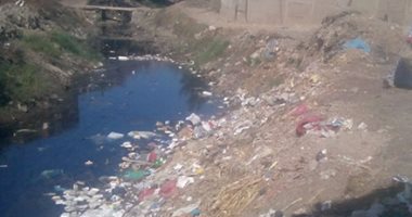 بالصور.. ترع المنوفية تشكو من الجفاف والقمامة والأرض تعانى العطش