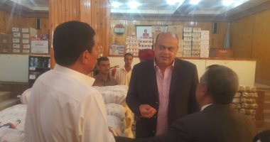 بالصور ..محافظ مطروح يتابع توافر السلع بمدن الحمام والعلمين والضبعة