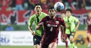 البرازيلى هالك يشبه نفسه بـ"الرجل الأخضر" بعد أول هاتريك مع شنغهاى 