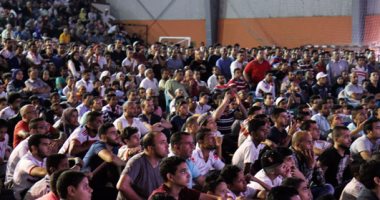 بالفيديو والصور.. إقبال كثيف لجماهير الزمالك بالنادى لمتابعة النهائى الأفريقى
