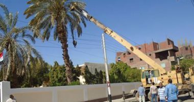 بالصور.. رئاسة مركز الخارجة تنفذ حملة لإزالة الأخطار التى تهدد حياة الطلاب