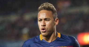 القضاء البرازيلى يلزم نيمار بدفع أتعاب طبيب