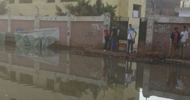 صحافة مواطن.. الاهالى يشكون "طفح المجارى" بقرية أبو صير فى الغربية