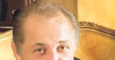 روجينا لمحمود عبد العزيز: "أنت نجم ساطع وساحر الفن المصرى ربنا يشفيك"