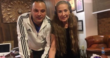 بالصور.. رغدة تتعاقد على بطولة مسلسل "الضاهر" مع تامر عبد المنعم