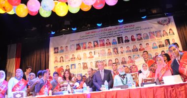 محافظ الجيزة يكرم أوائل الثانويه العامة والدبلومات  